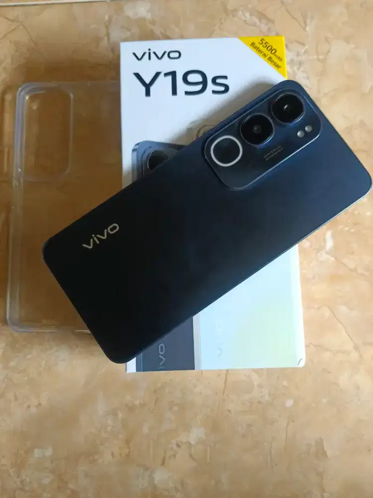 Jual Vivo Y19s ram4/64 mulus hanya open box saja 
Lengkap
Bisa tt hp