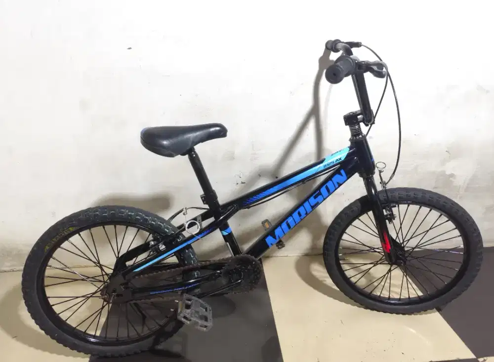Sepeda bmx ukuran 20 siap pakai
