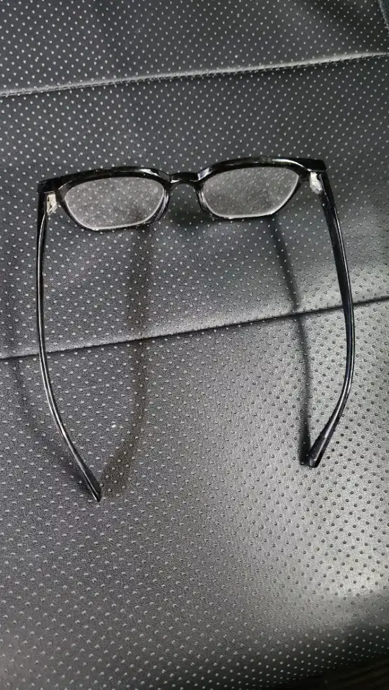 Dijual kacamata kondisi mulus