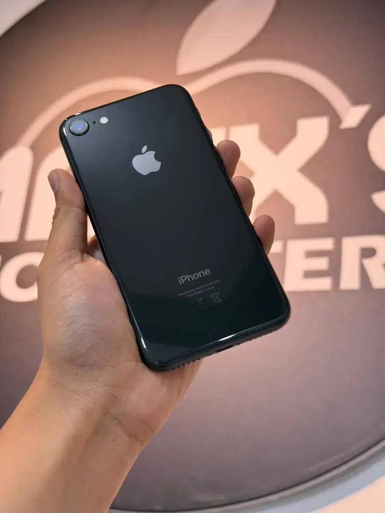 iPhone 8 64GB ALL OPERATOR TERAWAT SIAP PAKAI