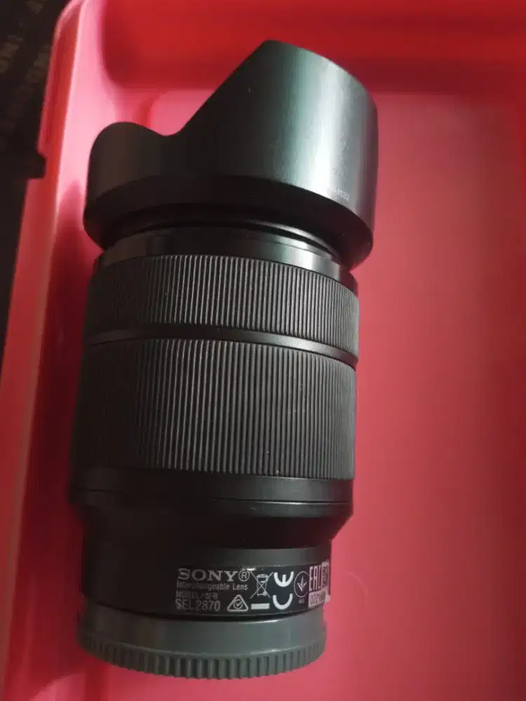 Lensa Sony FE 28-70 F 3,5-5,6 OSS