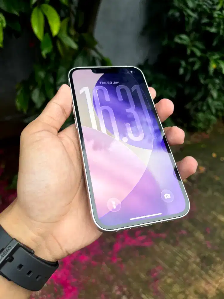 iPhone 13 256GB Starlight Beacukai RSIM Mulus Second Like New