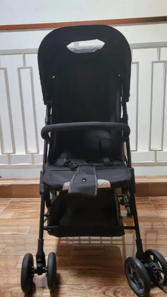 STROLLER MERK AVIK+