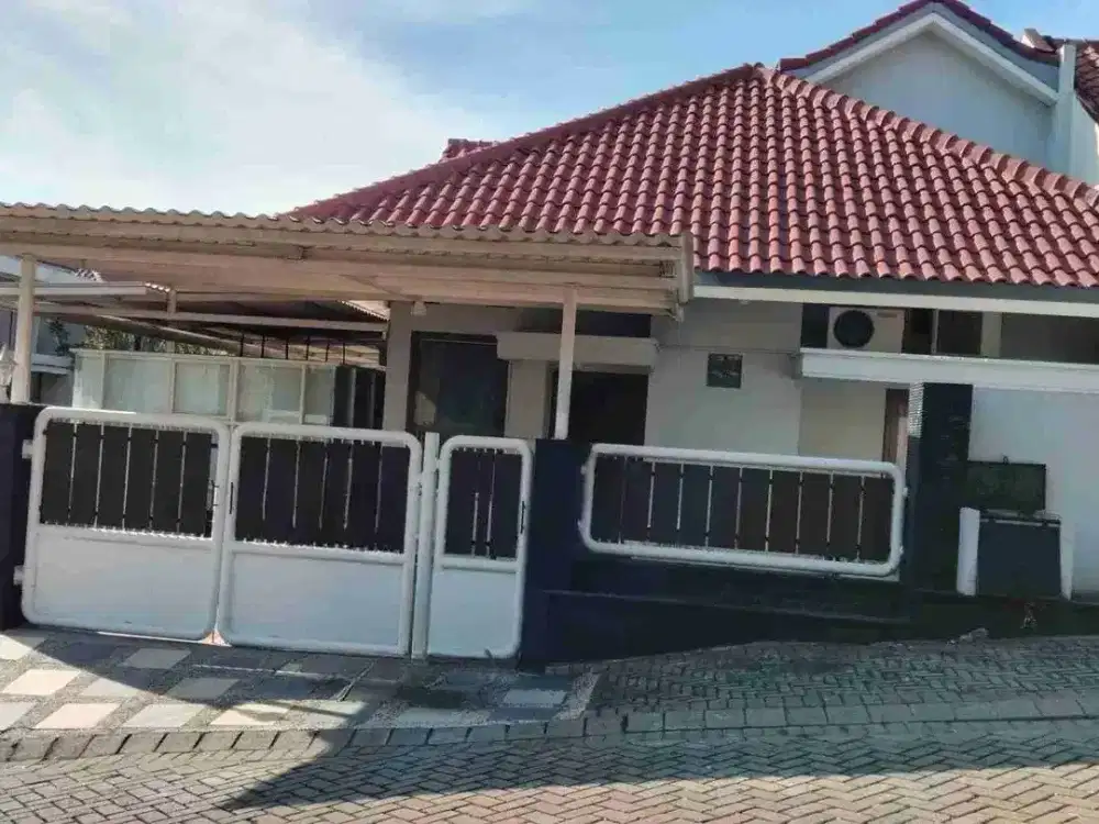 Harga Cengli, Jual Rumah di Second Terawat di Citraland Utama, Surabaya