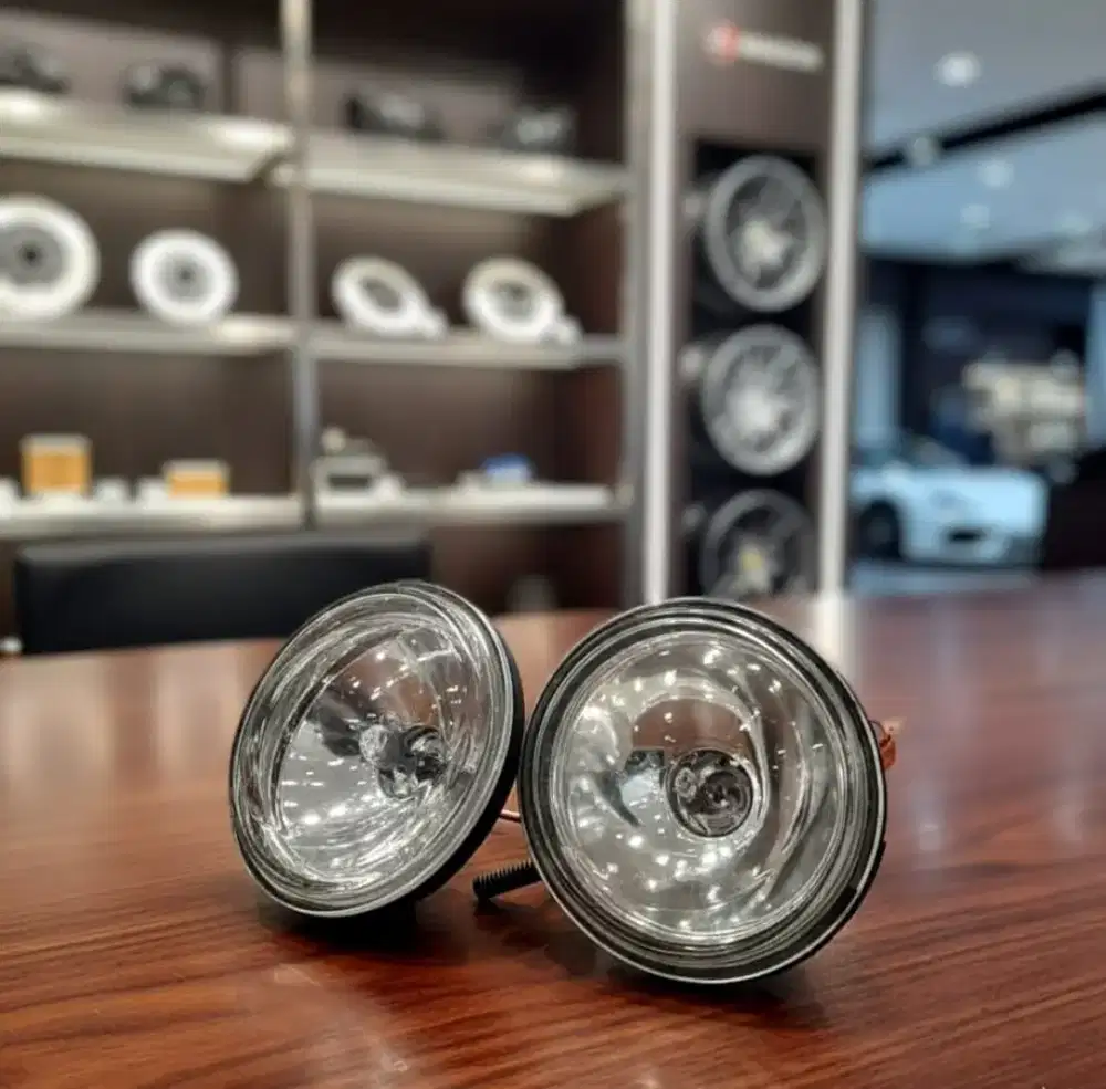 Foglamp oval
kondisi bagus dan normal


Bahan depan dr kaca