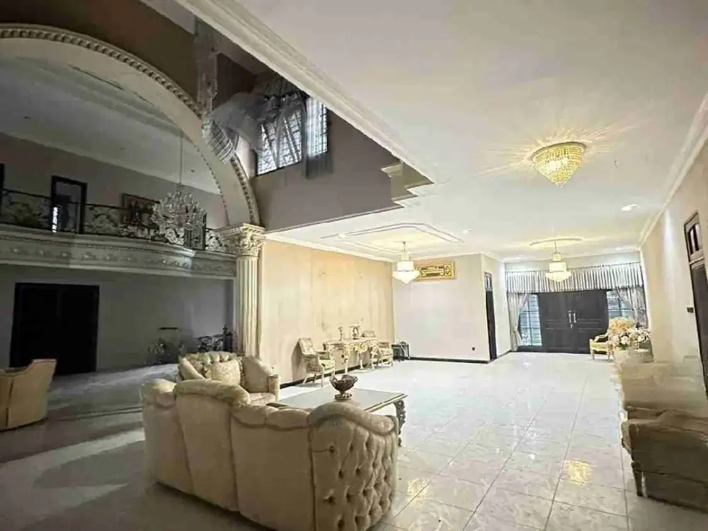 Jual Rumah Second Mewah Furnished Da Vinci di area Darmahusada, Surabaya