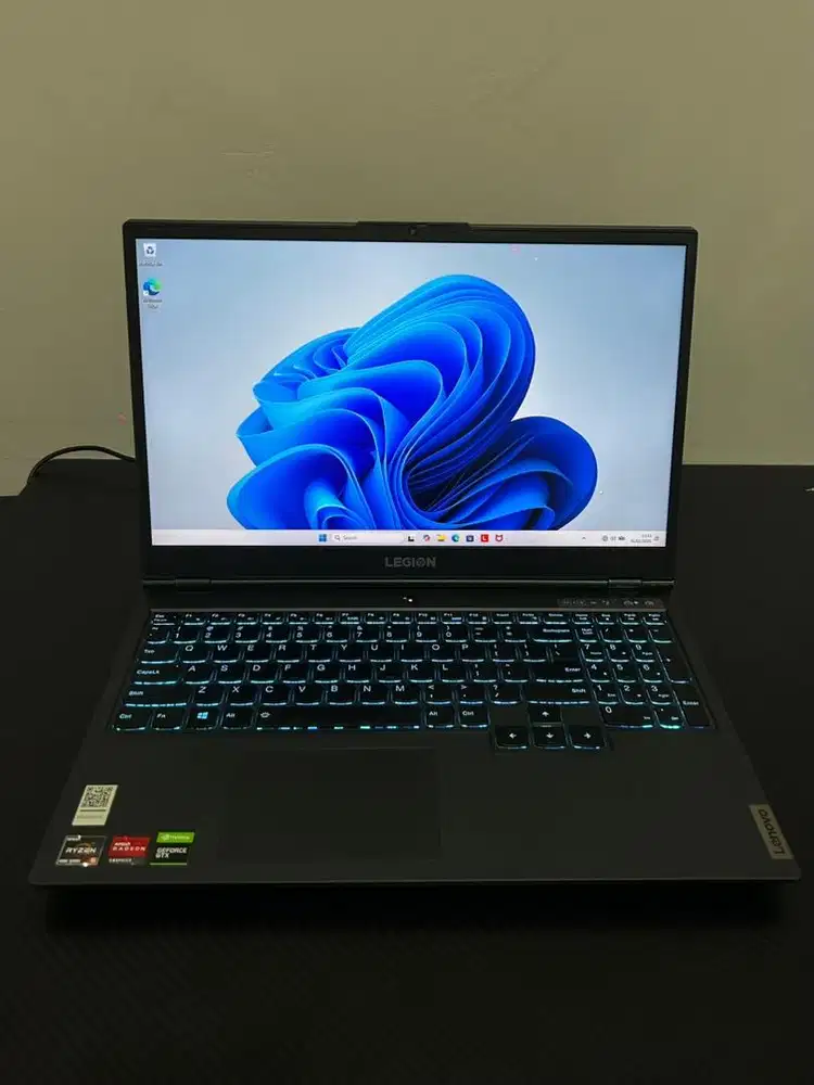 Lenovo Legion 5 15ARH05 + Paket Gaming