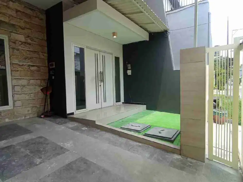 DiSewakan/Jual Rumah Baru Minimalis di Babatan Pantai, Surabaya