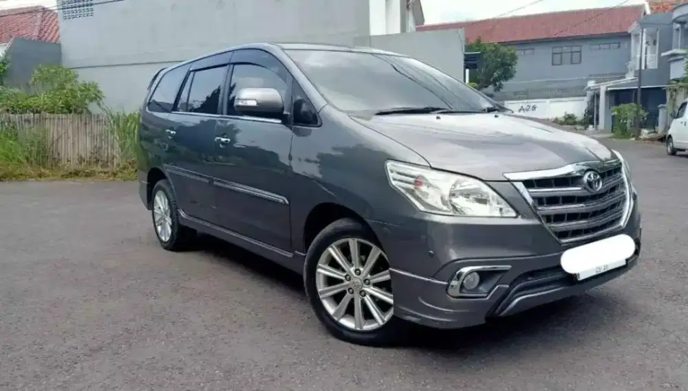 Innova V Luxury 2.0 AT (Bensin Matic)