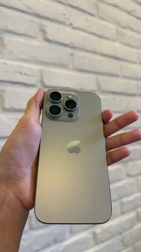 iPhone 15 Pro 128GB – Silver iBox Mulus Like New