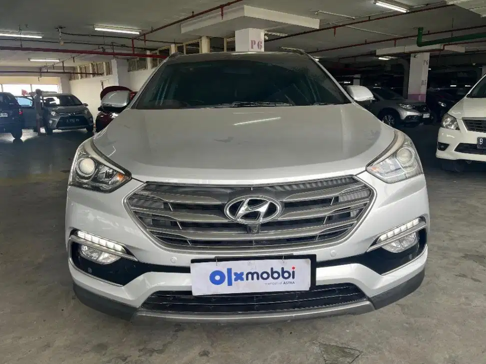 DP Rendah  12JT Hyundai Santa Fe 2.4 Bensin-AT 2017 Silver