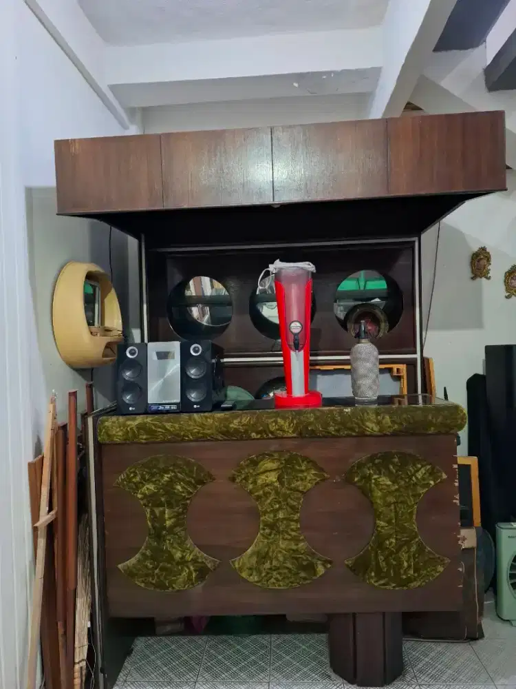 Minibar besar antik lemari kaca dan cermin