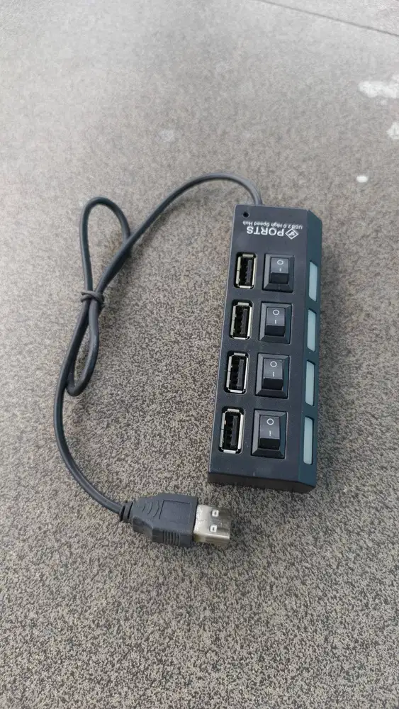 USB Hub 4 Port Saklar On Off USB 2.0 Kondisi Bekas, Normal dan Bagus