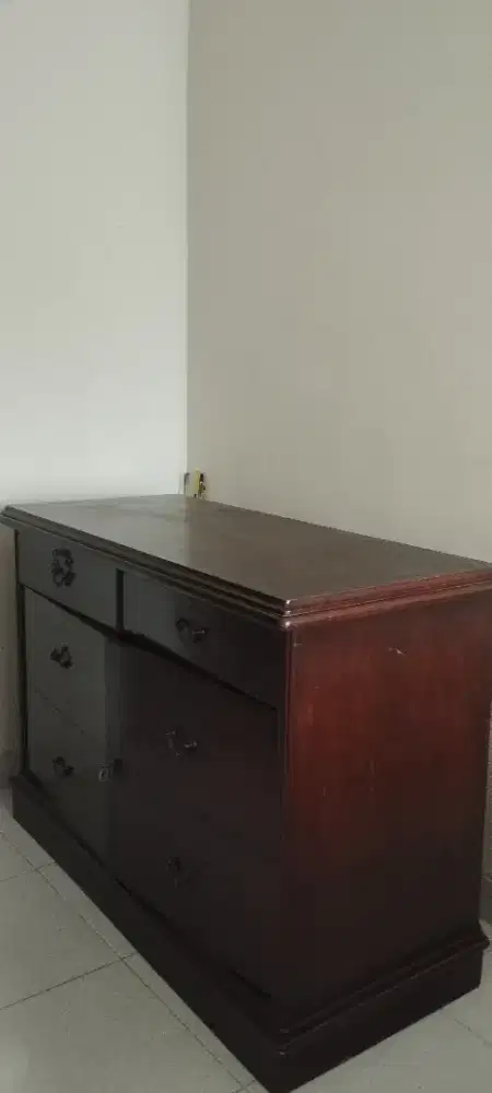 Diual Lemari Kabinet 2 Pintu 2 Laci