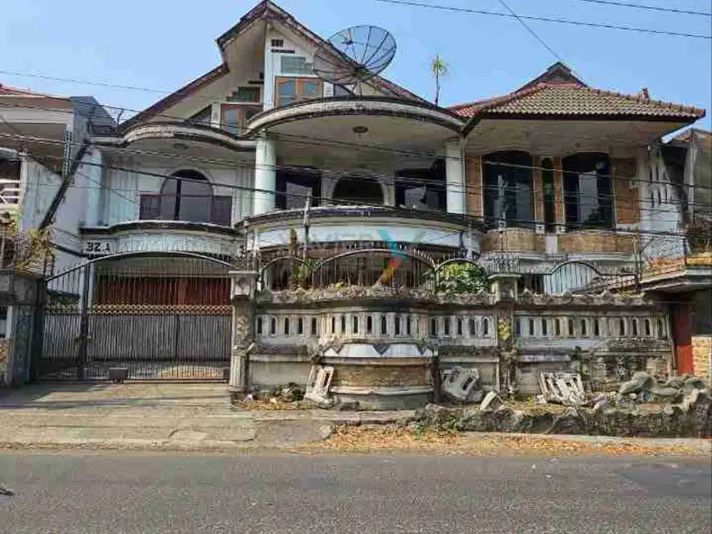 Dijual / Disewakan Rumah Megah 2Lantai Di Poros Jalan Raya Tidar Malang