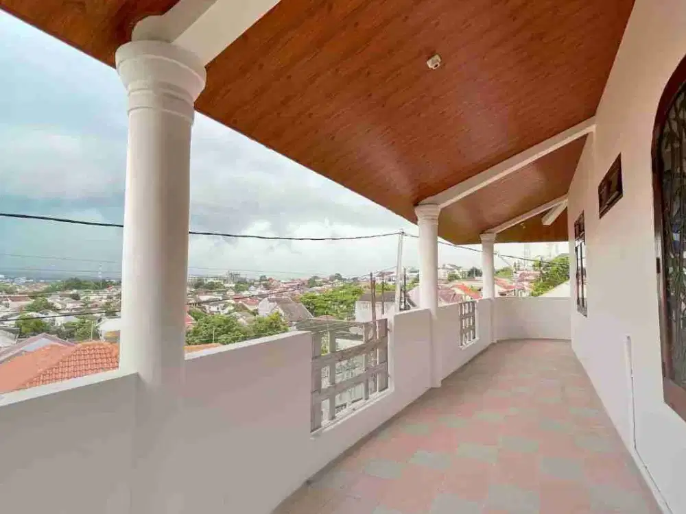 Rumah 2 lantai Bukit Sari Semarang