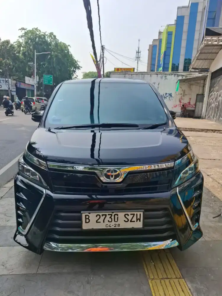 Toyota voxy th 2018