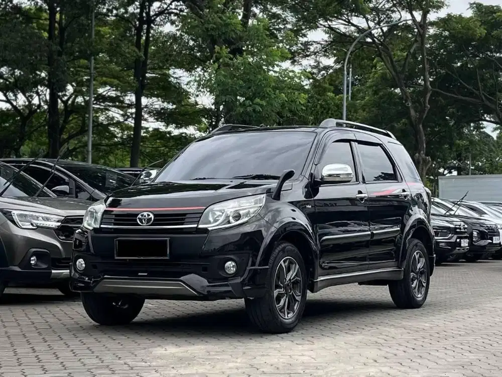 TOYOTA RUSH 1.5 S TRD ULTIMO AT MATIC 2017 HITAM KM 93RB