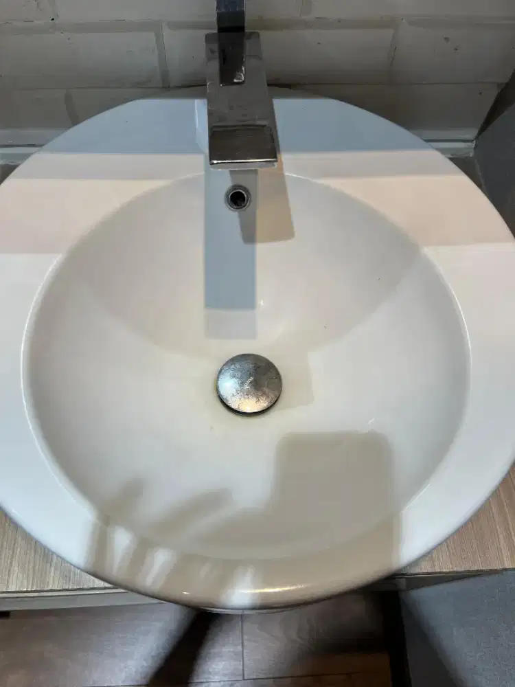 Wastafel merk TOTO bagus