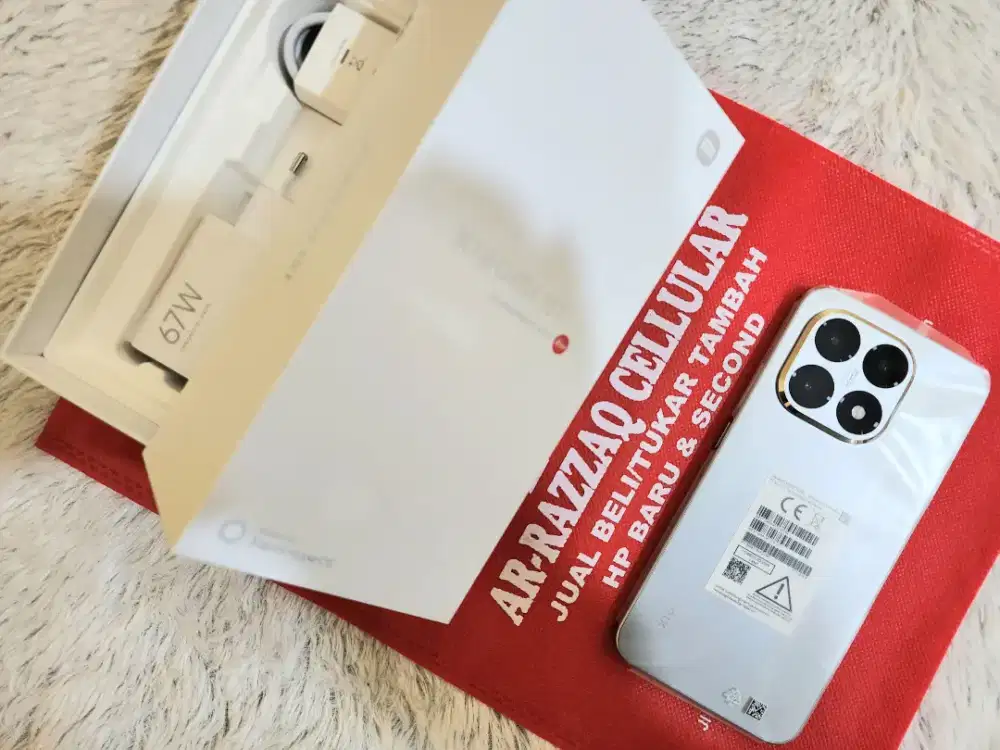 Xiaomi 15T 12/512 DIMENSITY 8400 ultra
BUKA DUS SAJA BELUM DI PAKAI