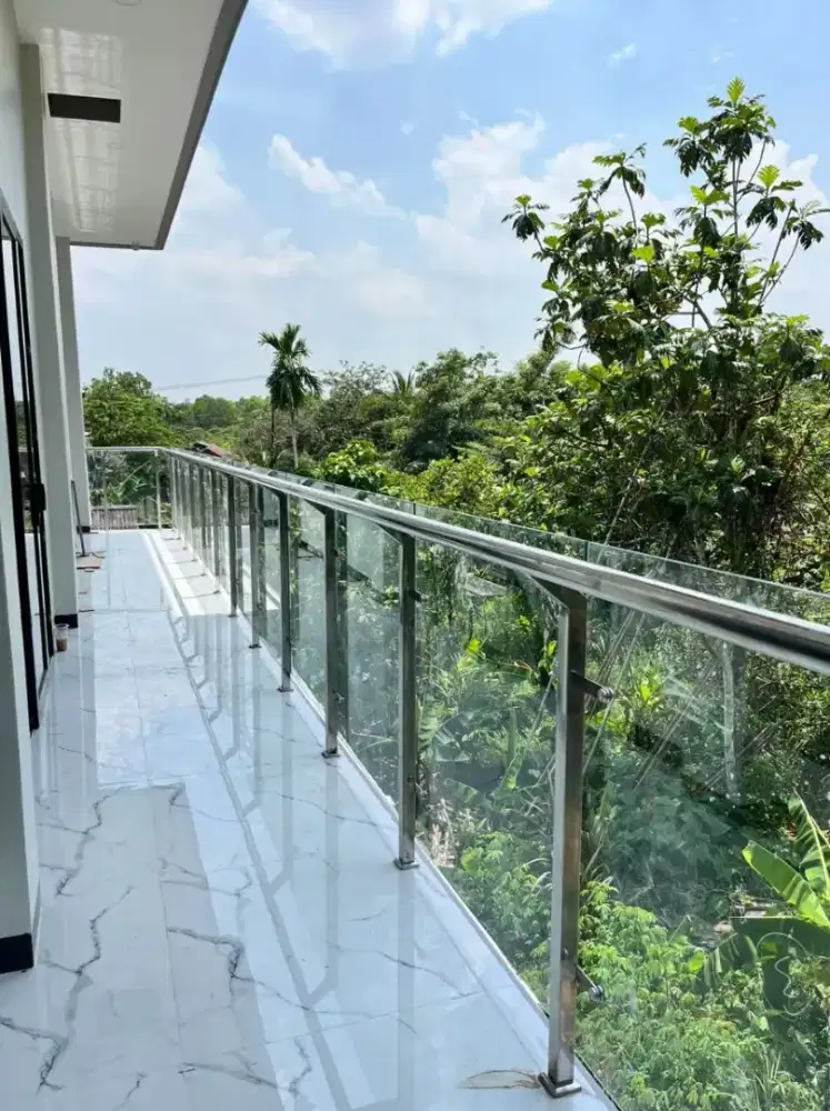 Railing/balkon stanlis kaca tempered