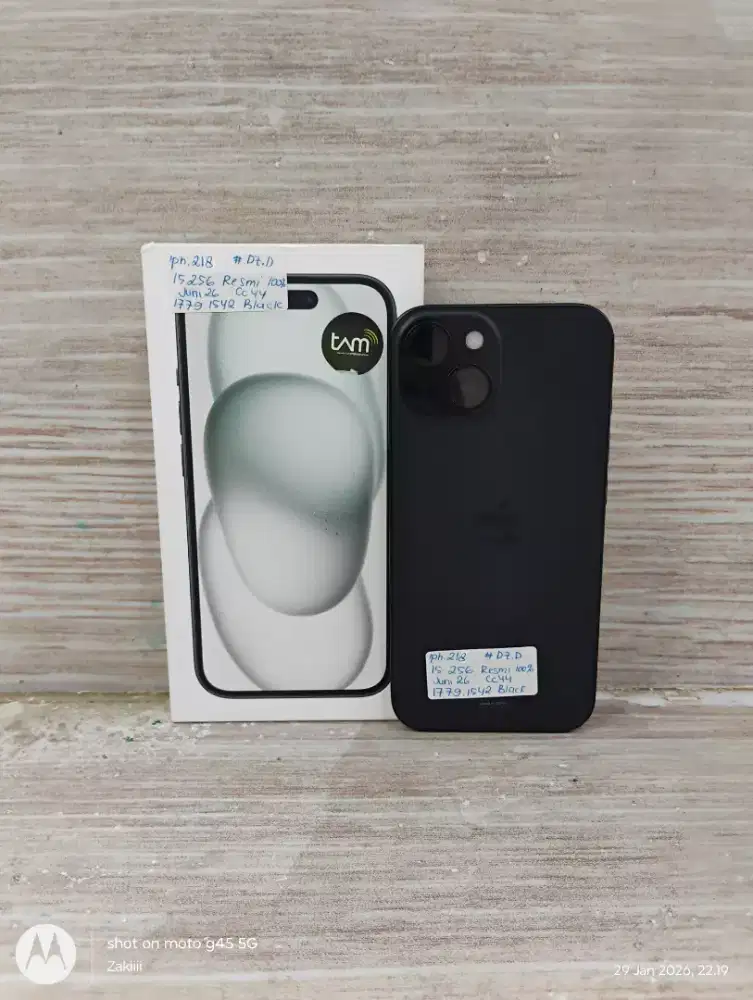 Di jual HP IPHONE 15 warna BLACK TITANIUM 256GB IBOX