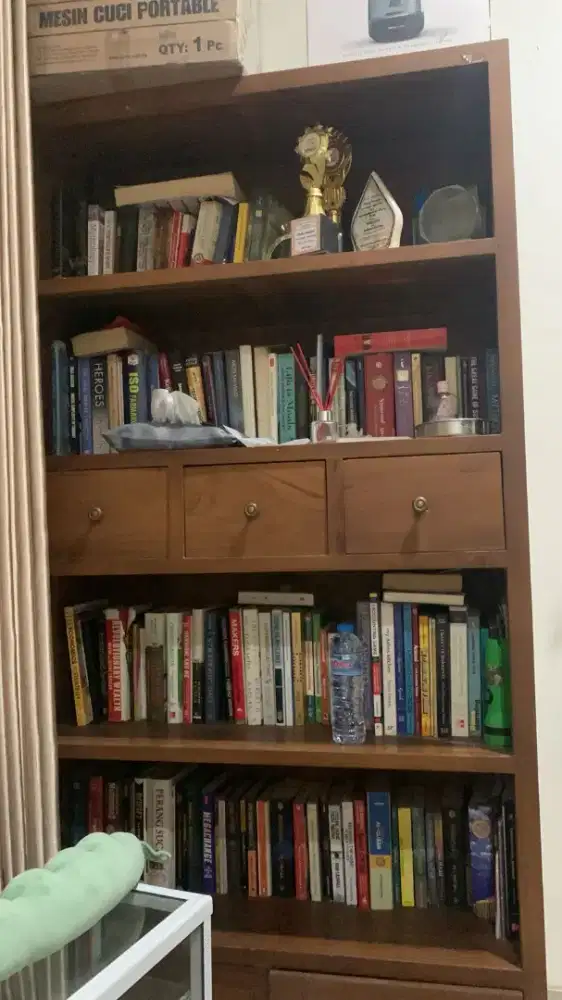 Bismillah Dijual Cepat Rak buku anak Bahan Kayu Masih bagus kuy