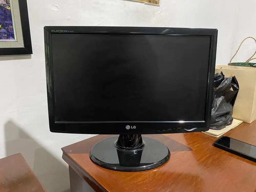 Dijual monitor LCD LG