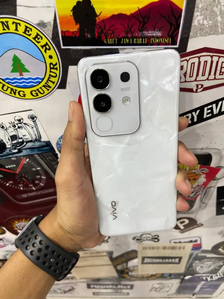 Vivo Y29 8/256gb likenew