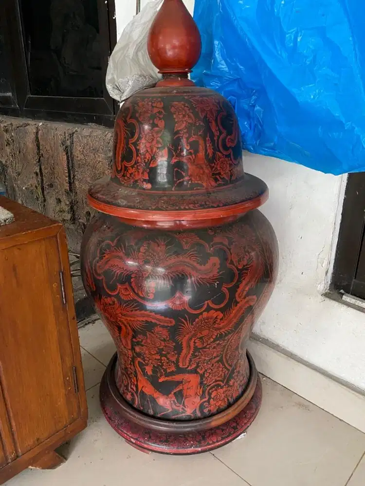 Guci Kayu Jati Antik