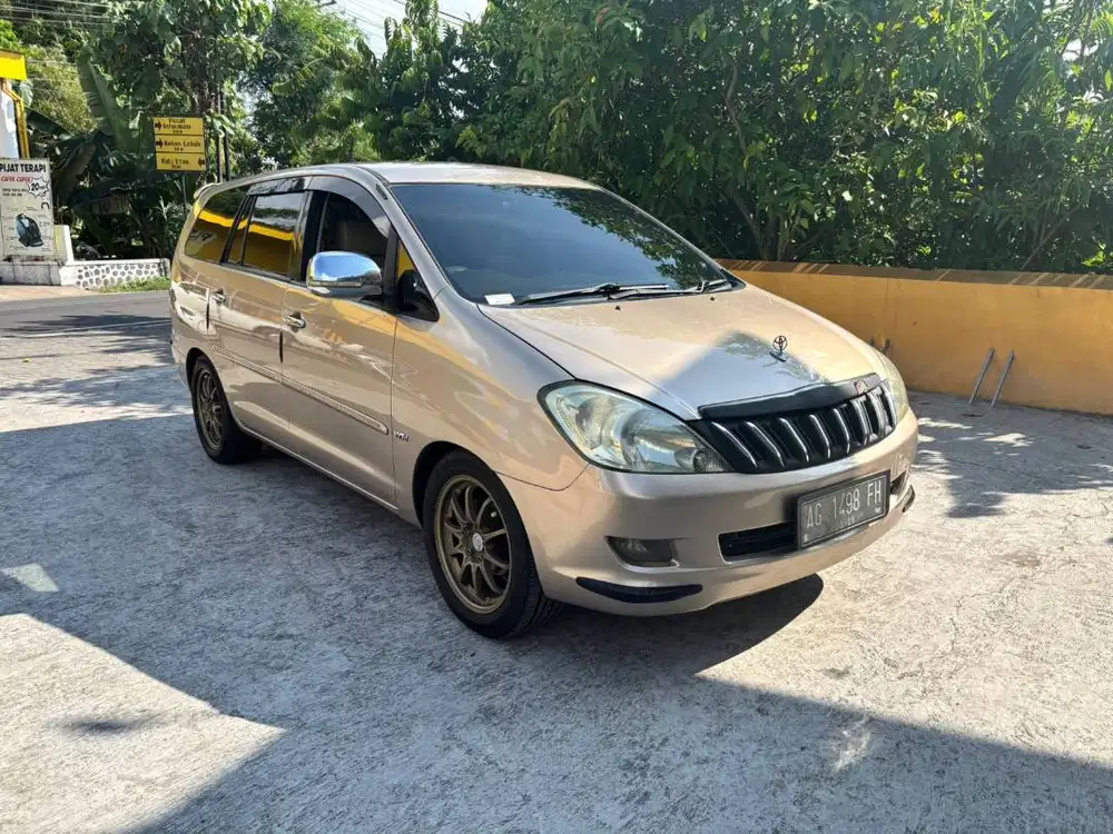 Toyota Kijang innova 2.0 G 2004 plat AG Mujiono mobil bekas sekoto