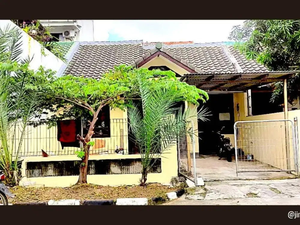 rumah dengan lokasi strategis dipinggir jalan Boulevard dan dekat golf area. Mudah di akses dari Tol Cibatu sampai President University
