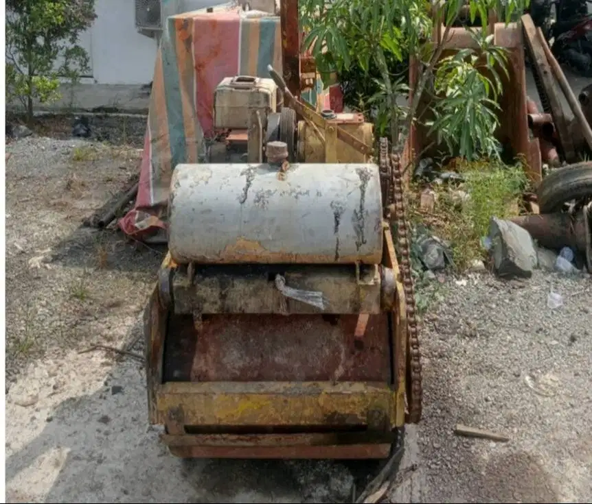 1 unit Sholder loller dan 1 unit Arm Excavator