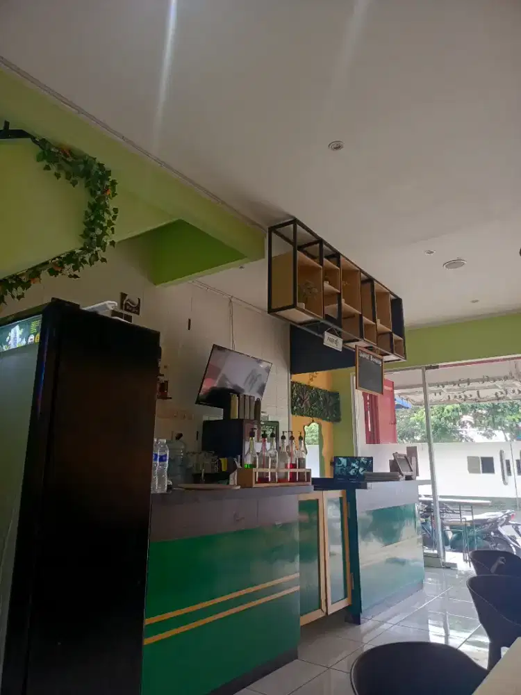 LOKER WAITERS (FOODPEDIA)