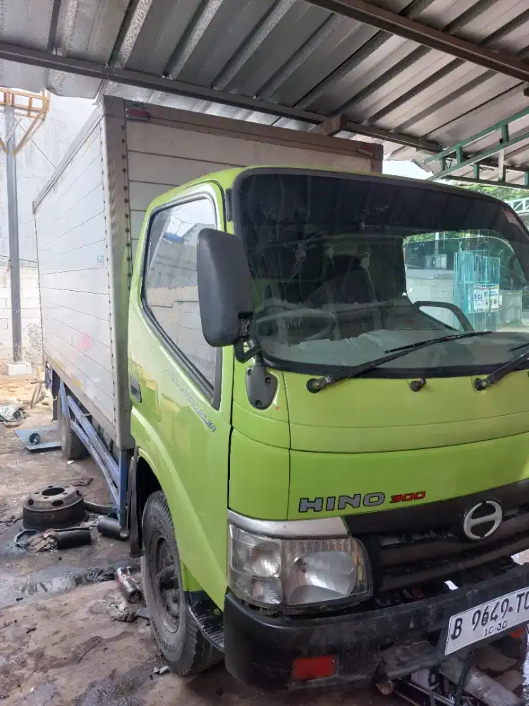 Hino dutro engkel Long bok   2 unit