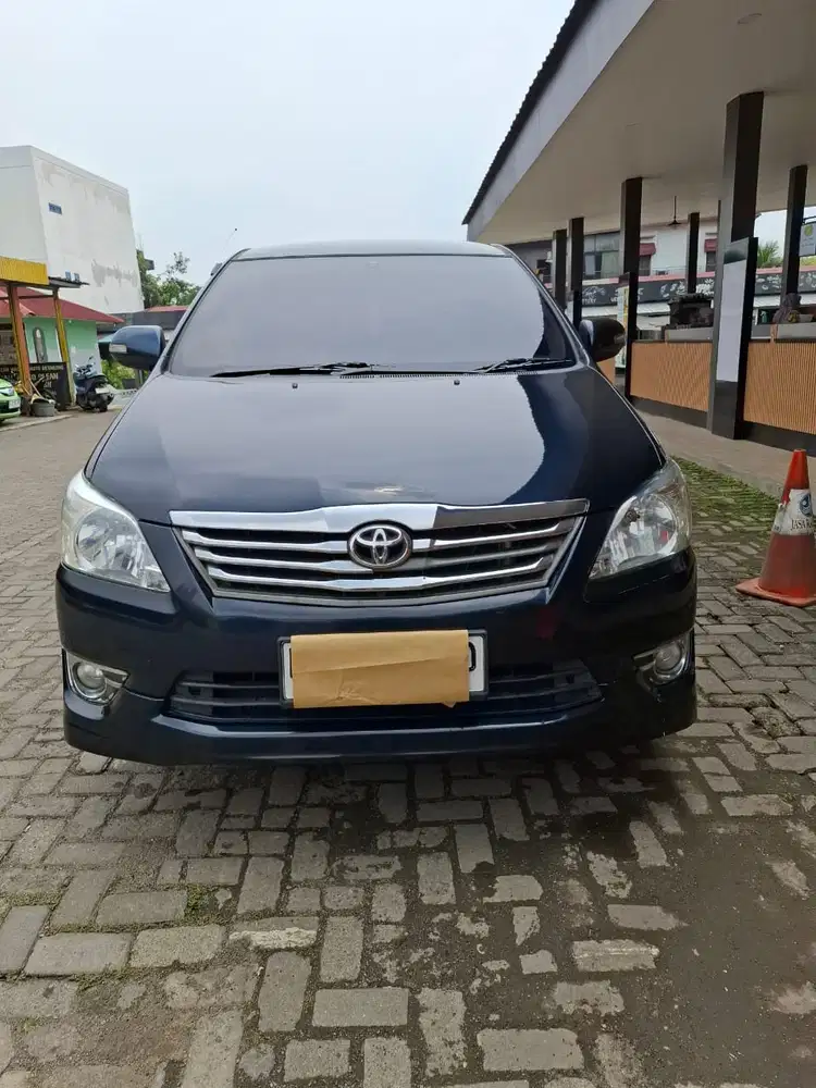 Toyota Kijang Innova 2012 Bensin