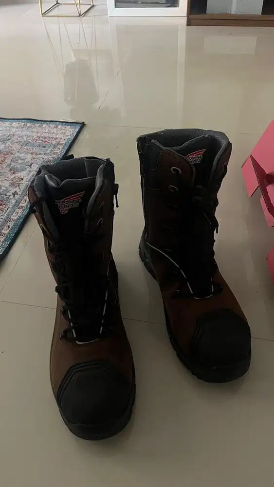 Redwing safety shoes