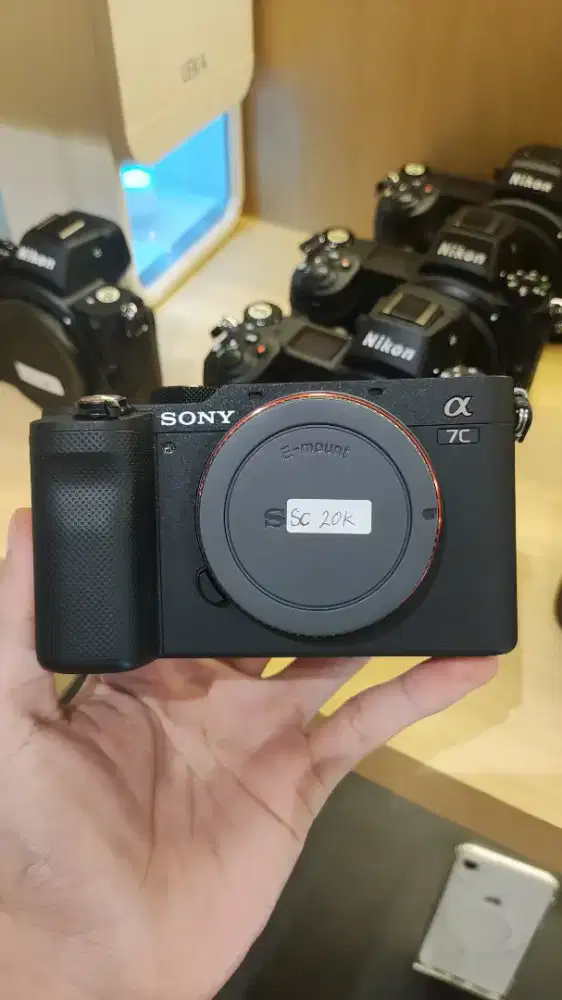 Kamera Mirrorless Sony A7C Body Only SC 20k. Good Condition