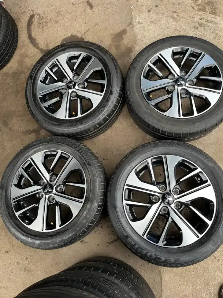 Velg original Mitsubishi xpander ring 16 pcd 5x114,3 ban 205/55 R16