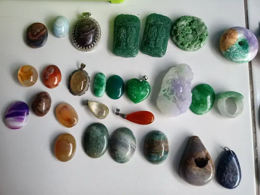 batu2 akik bervariasi