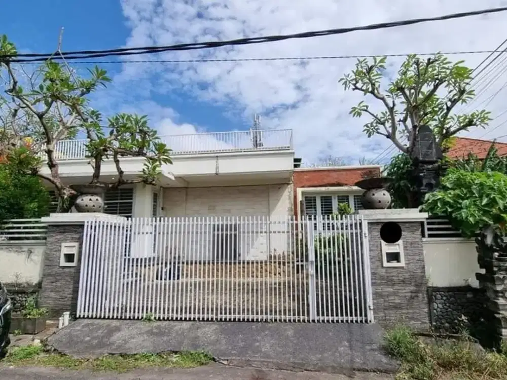 Dijual rumah posisi hook siap huni selangkah dari Mall Living World Denpasar Bali