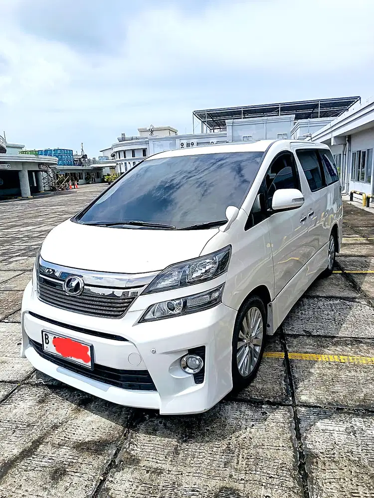 Toyota Vellfire ZG 2014 Putih Kondisi Istimewa