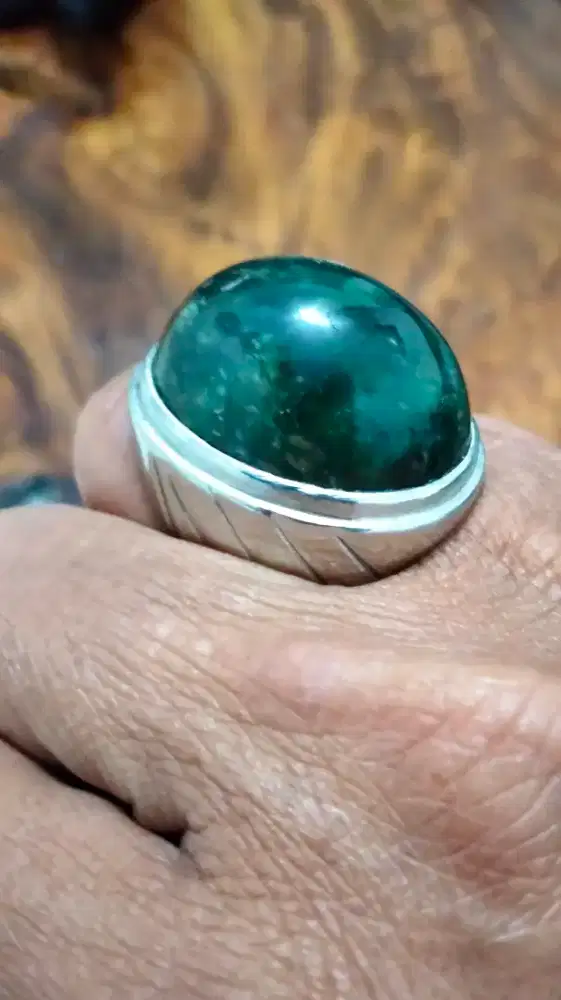 Batu badar lumut suliki gagah berwibawa ajib