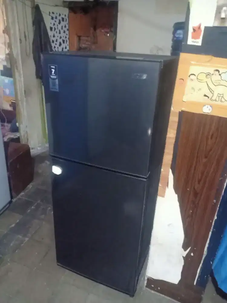 Jual kulkas AQUA 2 pintu no frost tanpa bunga es bisa di antar