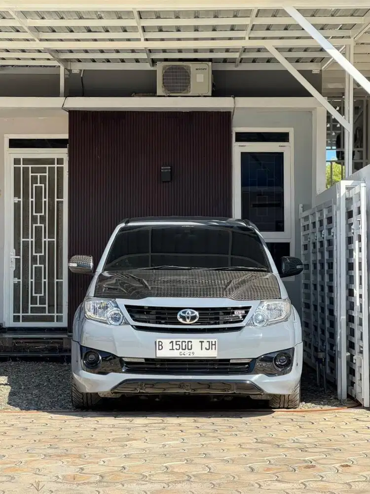 TOYOTA FORTUNER VNT TRD 2014 FULLSPEC