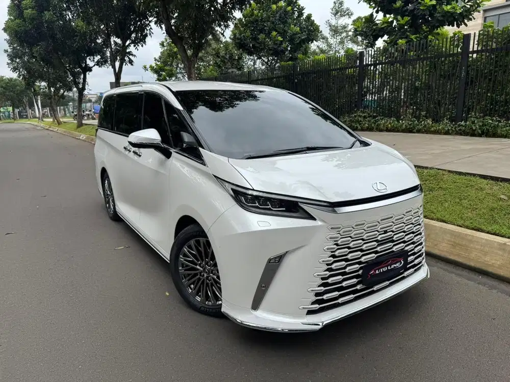 lexus lm350h lm 350 hybrid 2024 reg 2025 km7000 ppf vkool65jt perfect!