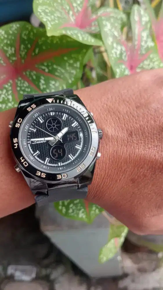 Jam tangan cowok lasebo