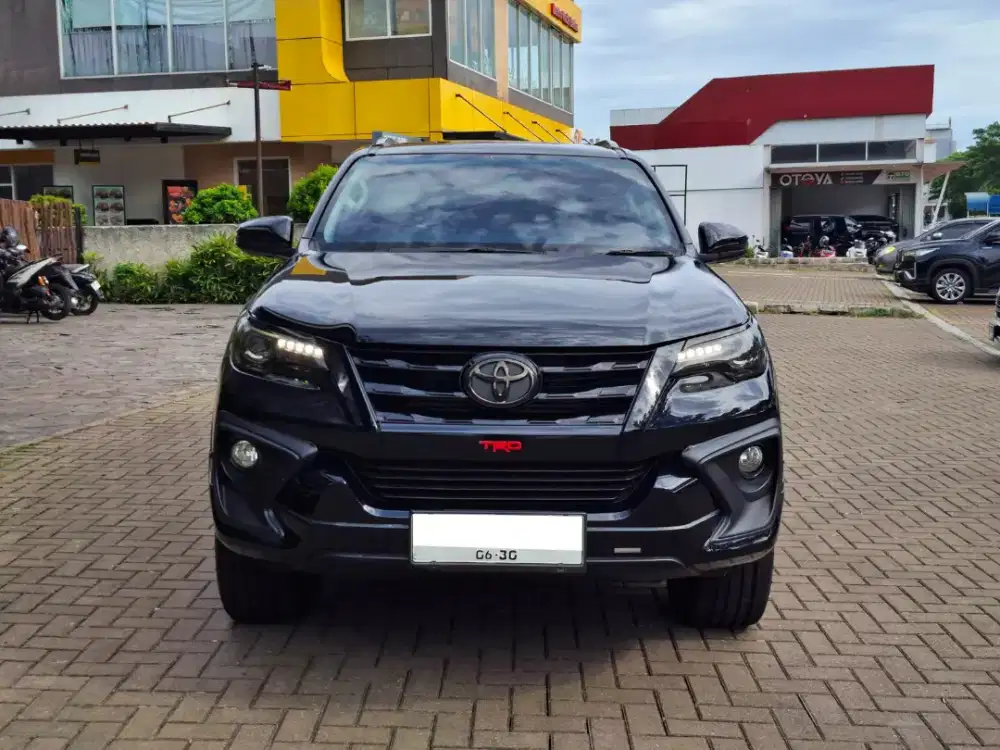 Toyot Fortuner VRZ TRD AT 2018 Hitam