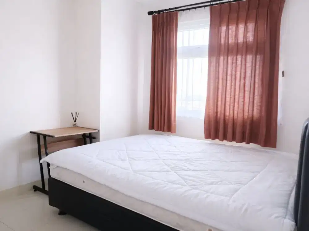 FREE IPL Seumur Hidup Apartemen Green Pramuka City 2BR Furnish