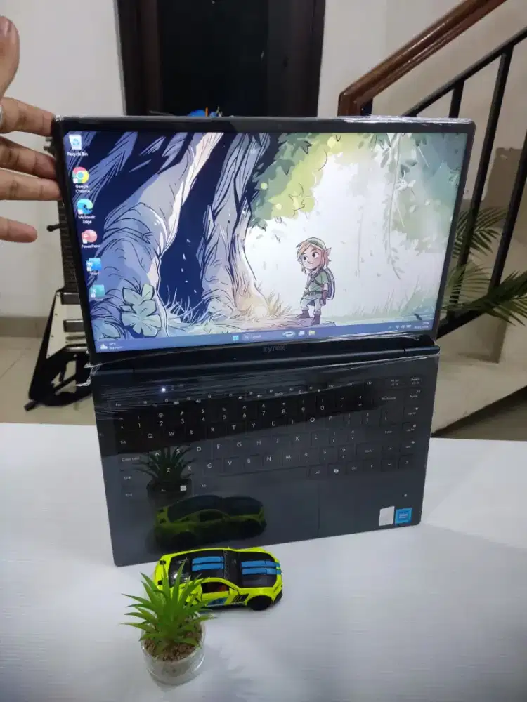 Laptop ZYREX L-Book GN1SV102 FULSET BOX LIKE NEW SSD